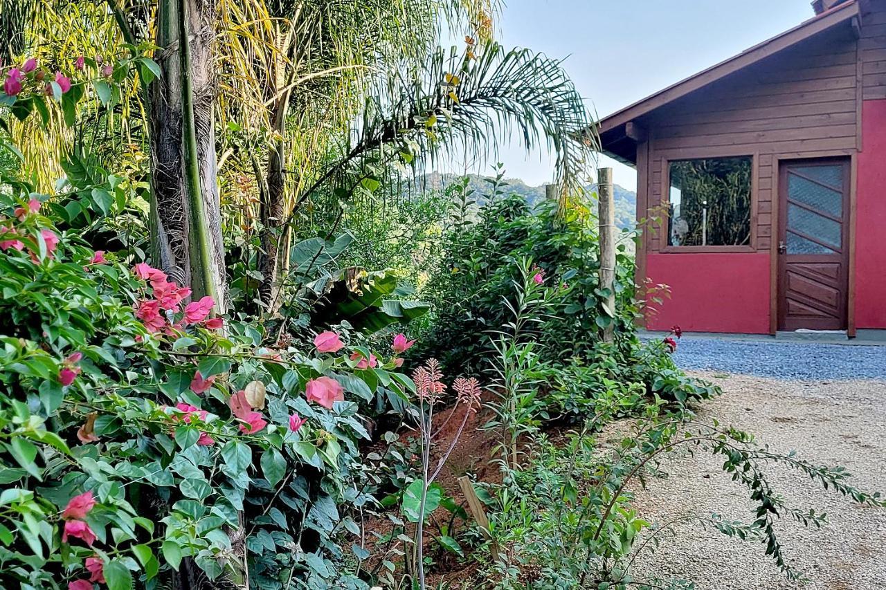 Villa Chalé imerso na Natureza! à Sao Bonifacio Extérieur photo